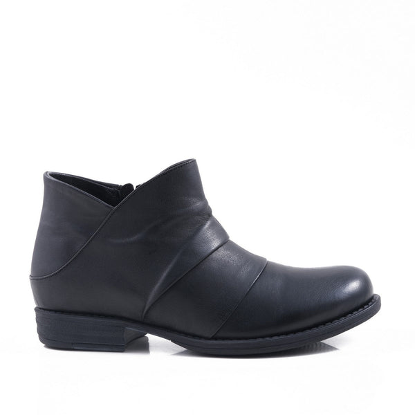 Pesso Solitude Black